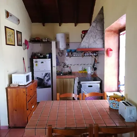 אכסניה Elena's Fair House